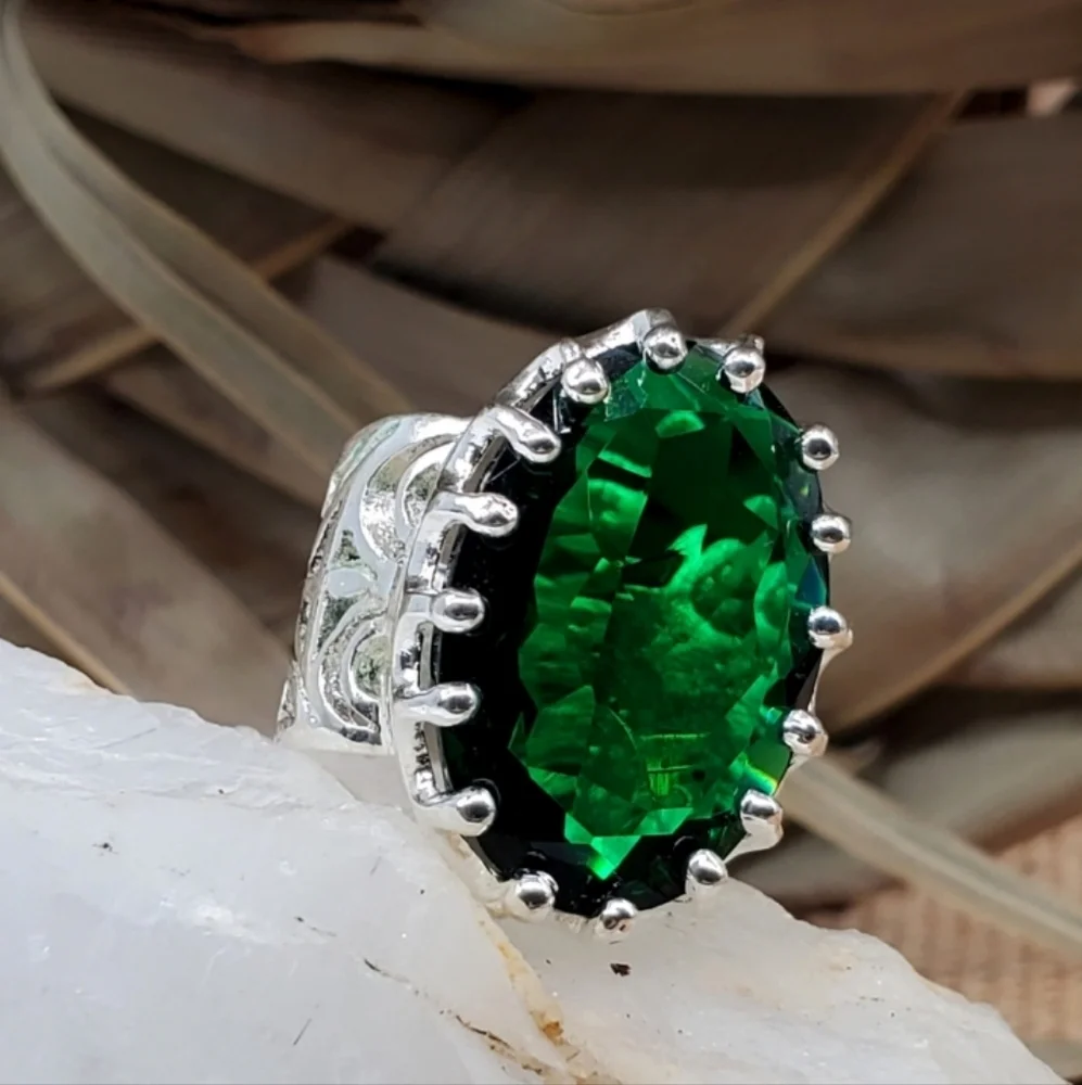 DIOPSIDE QUARTZ STONE LARGE White Rhodium/925 Silver RING